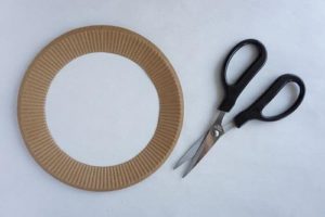 ポンポン毛糸を使ったクリスマスリースの作り方の手順画像
