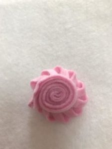 フェルトで花を作る作り方の手順画像