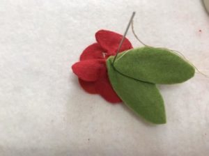 フェルトで花を作る作り方の手順画像