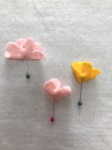 フェルトで花を作る作り方の手順画像
