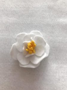 フェルトで花を作る作り方の手順画像