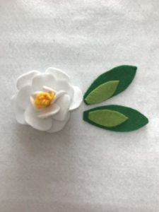 フェルトで花を作る作り方の手順画像