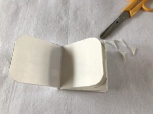 牛乳パックでシールブックを作る作り方の手順画像