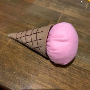 フェルトでアイスクリームのおもちゃを作る作り方の手順画像