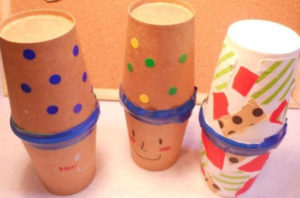 紙コップの手作りマラカス 家のもので親子で作ろう色々な音 子供と一緒に 作る 遊ぶ を楽しく体験 ツクマナkids